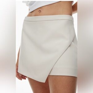Aritzia Kelly skort